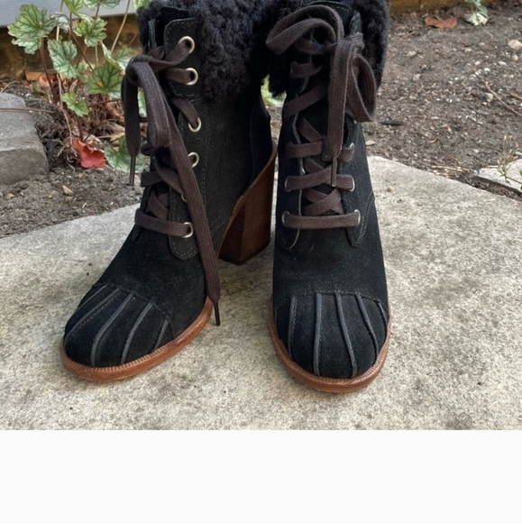 UGG Black Jaxon Cuff Bootie, Size 7 - Picture 5 of 9